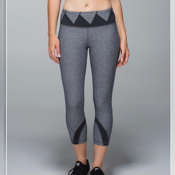 Lululemon Inspire Crop ll - Picture 1 of 9